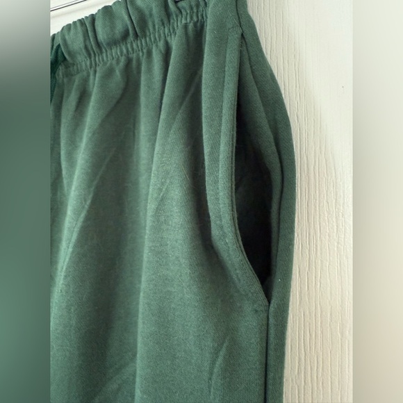 NWT - Green Two-Piece Lounge Sweat Set - Size Small - Picture 7 of 12
